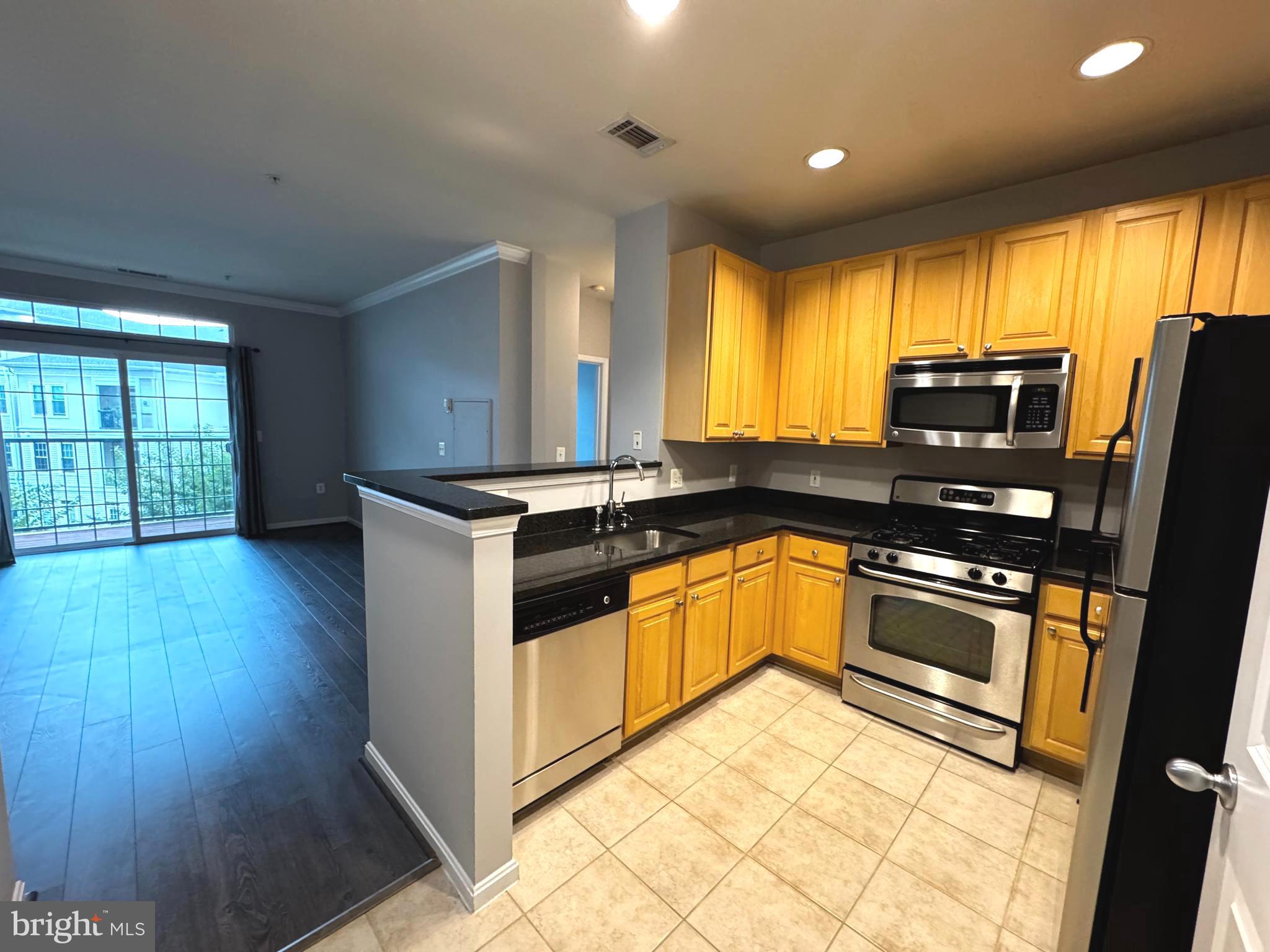 GROVE AT ARLINGTON - Residential Lease