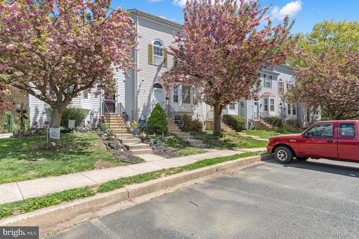 543 HALL COURT
