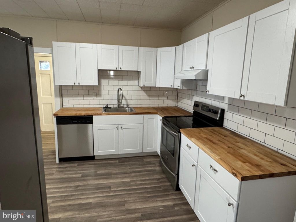 Photo of 131 W Main Street, TREMONT, PA 17981 (MLS # PASK2025808)