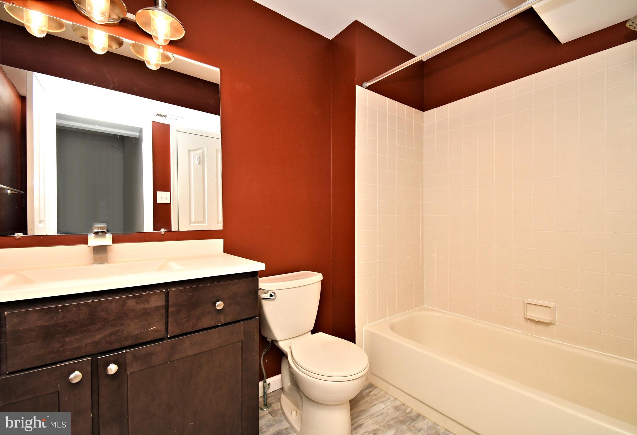 MONTGOMERY BROOKE - Residential