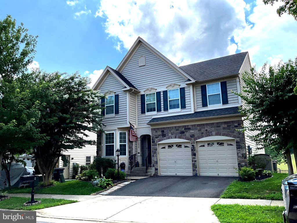Photo of 16828 Adrift Court, WOODBRIDGE, VA 22191 (MLS # VAPW2124604)