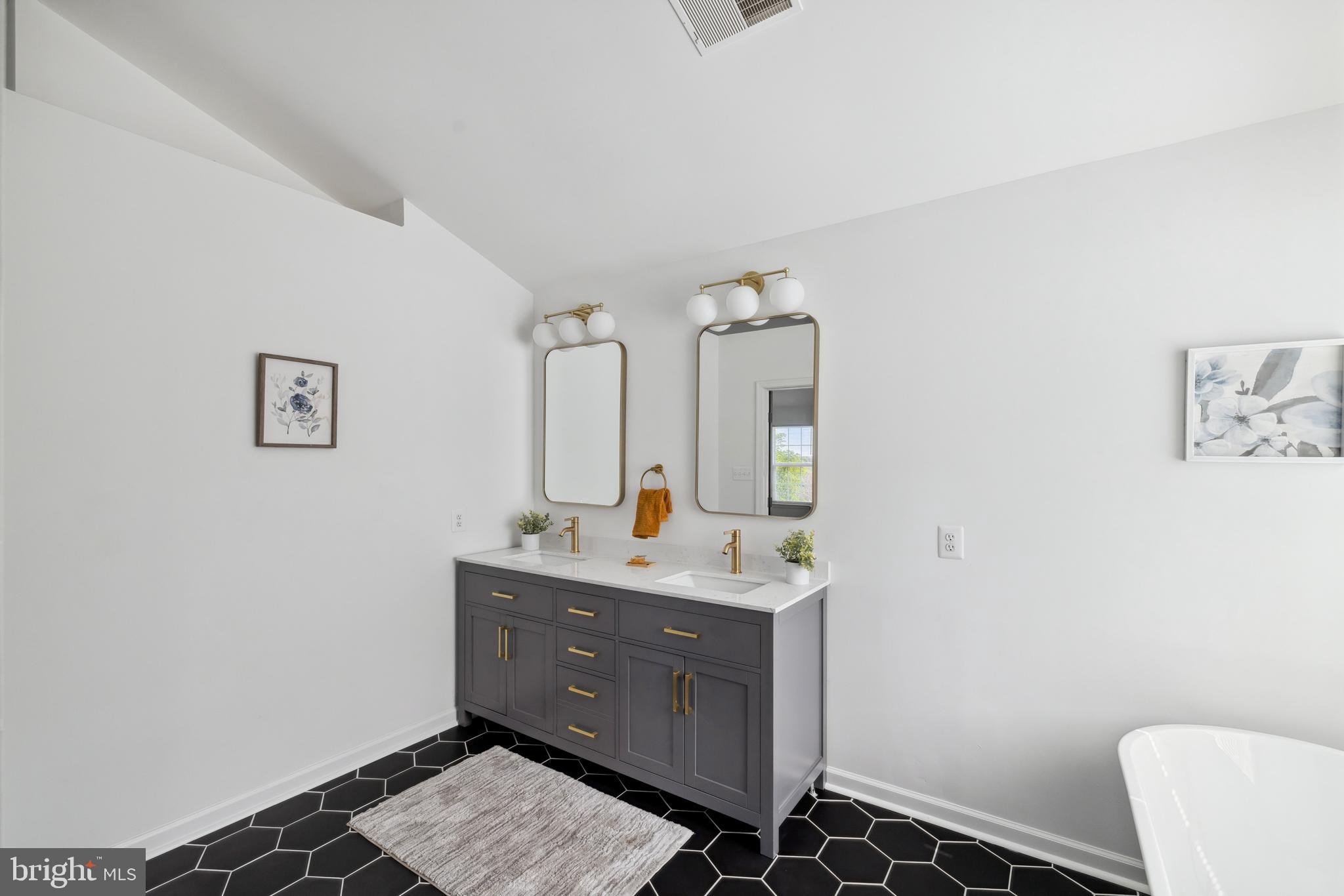 ARAGONA VILLAGE - Residential