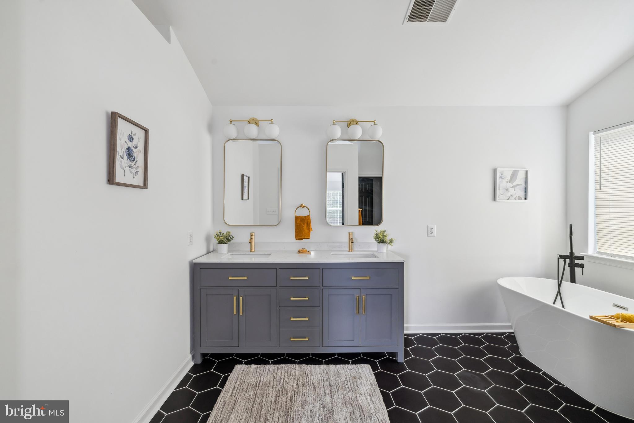 ARAGONA VILLAGE - Residential