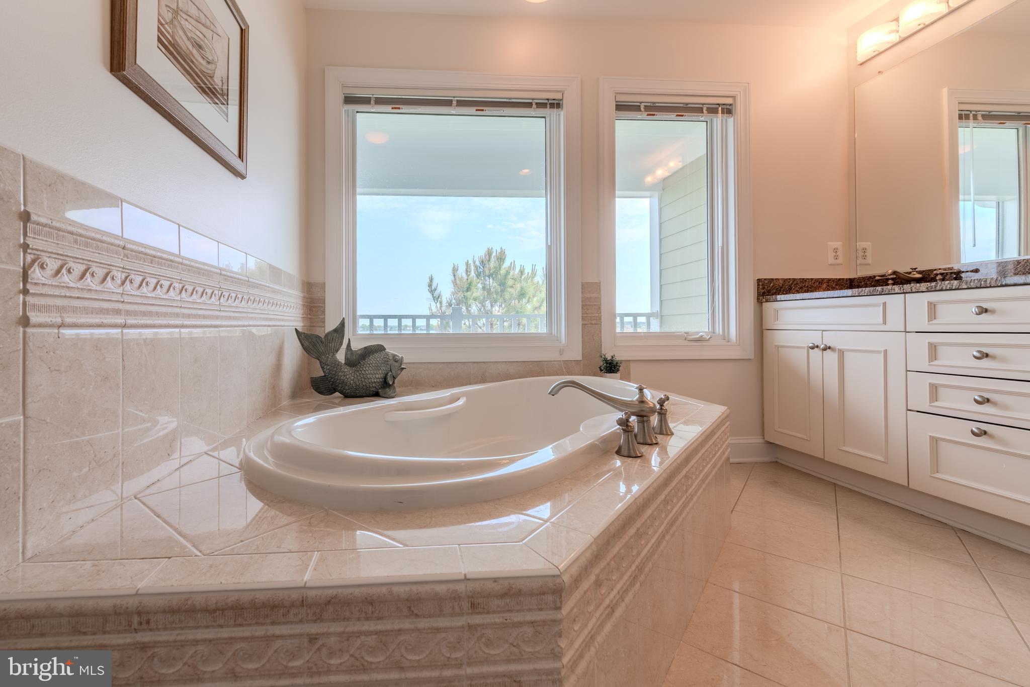 NARROWS POINTE - Residential