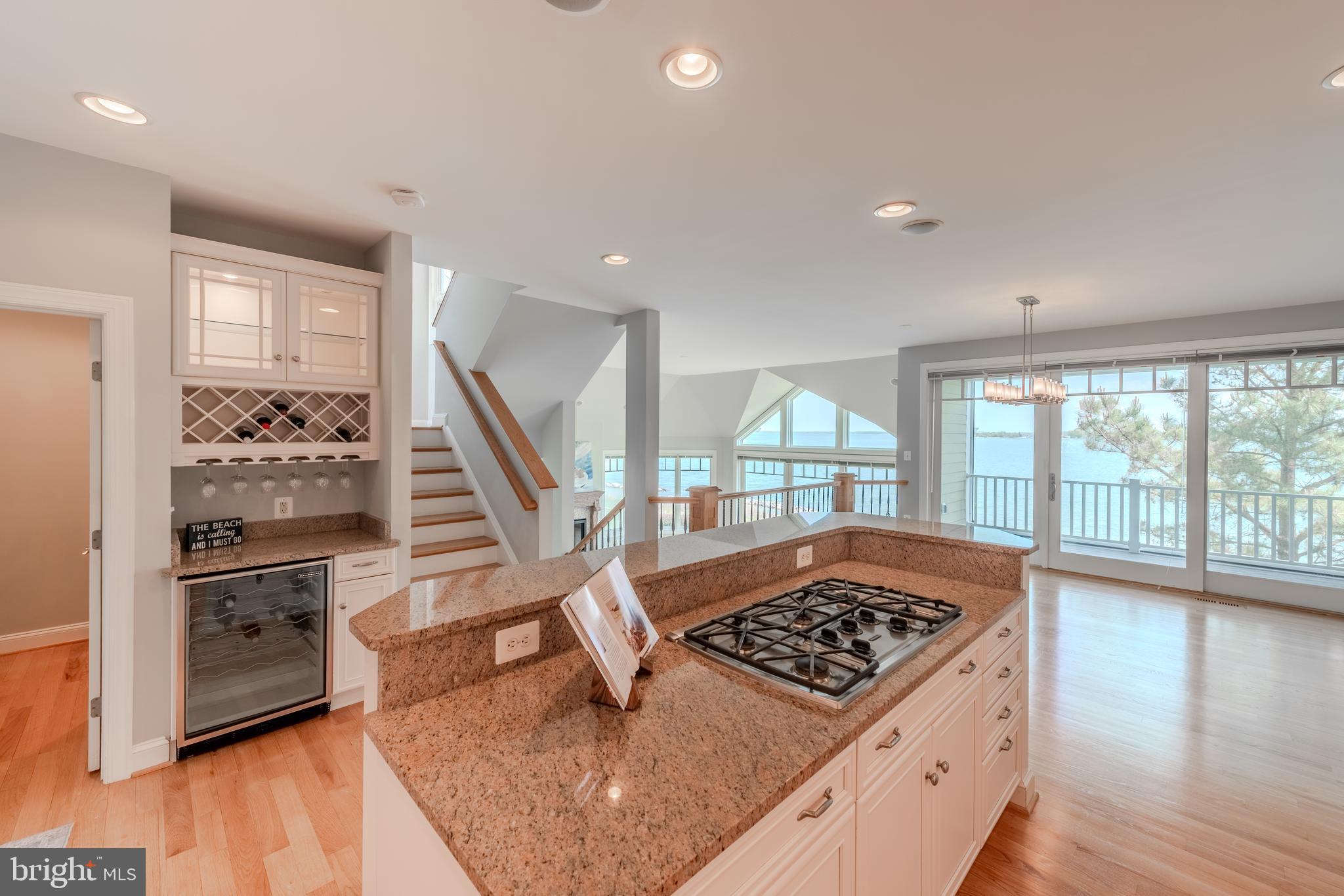 NARROWS POINTE - Residential