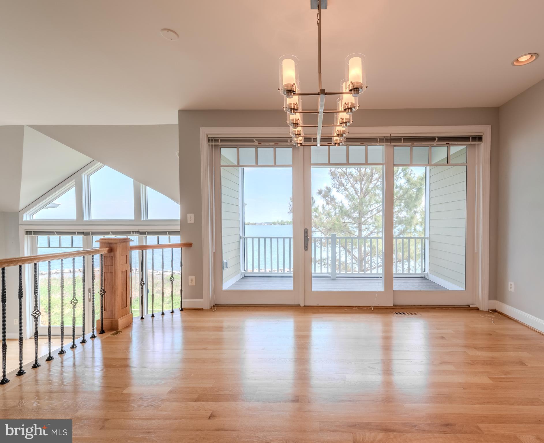 NARROWS POINTE - Residential