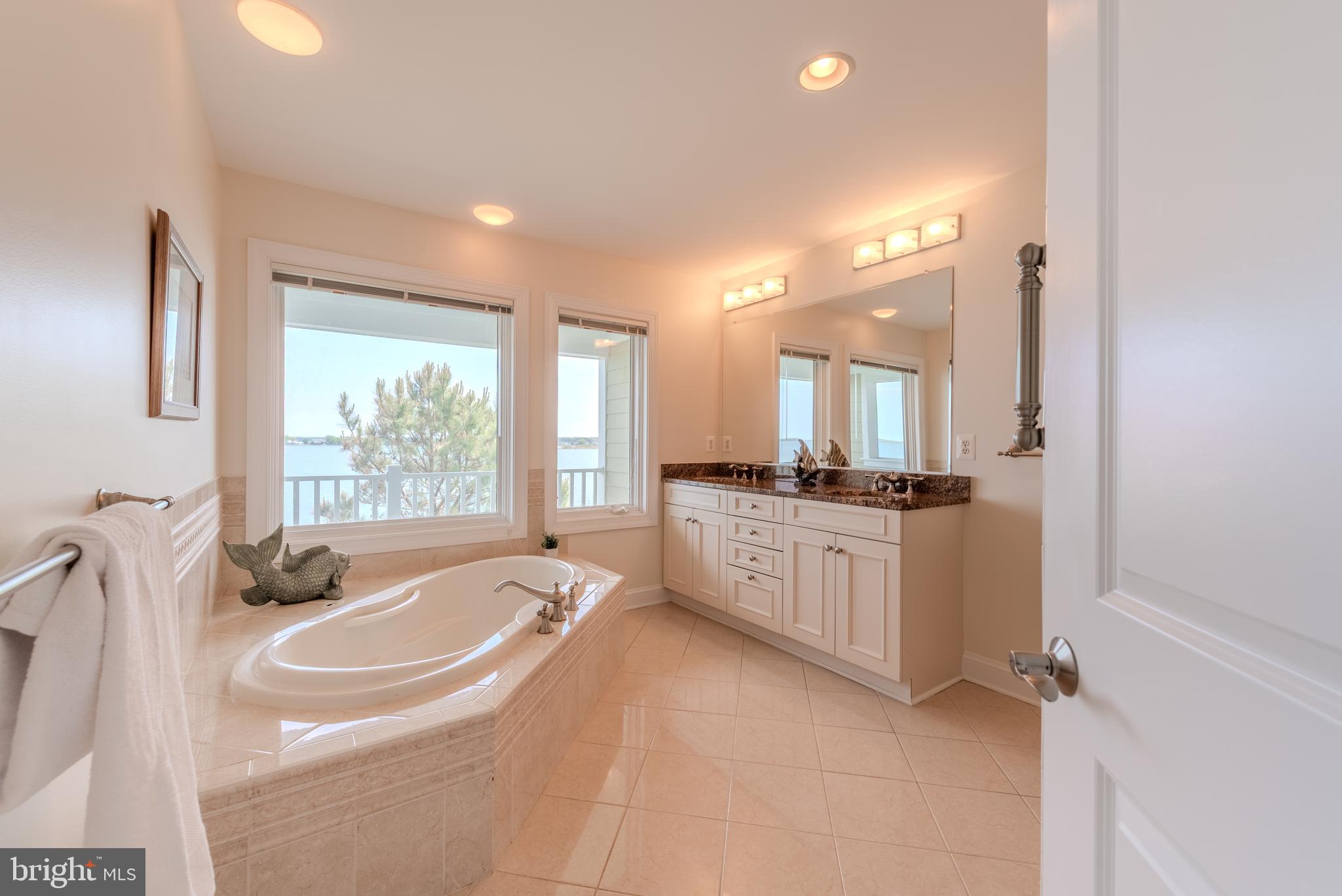 NARROWS POINTE - Residential