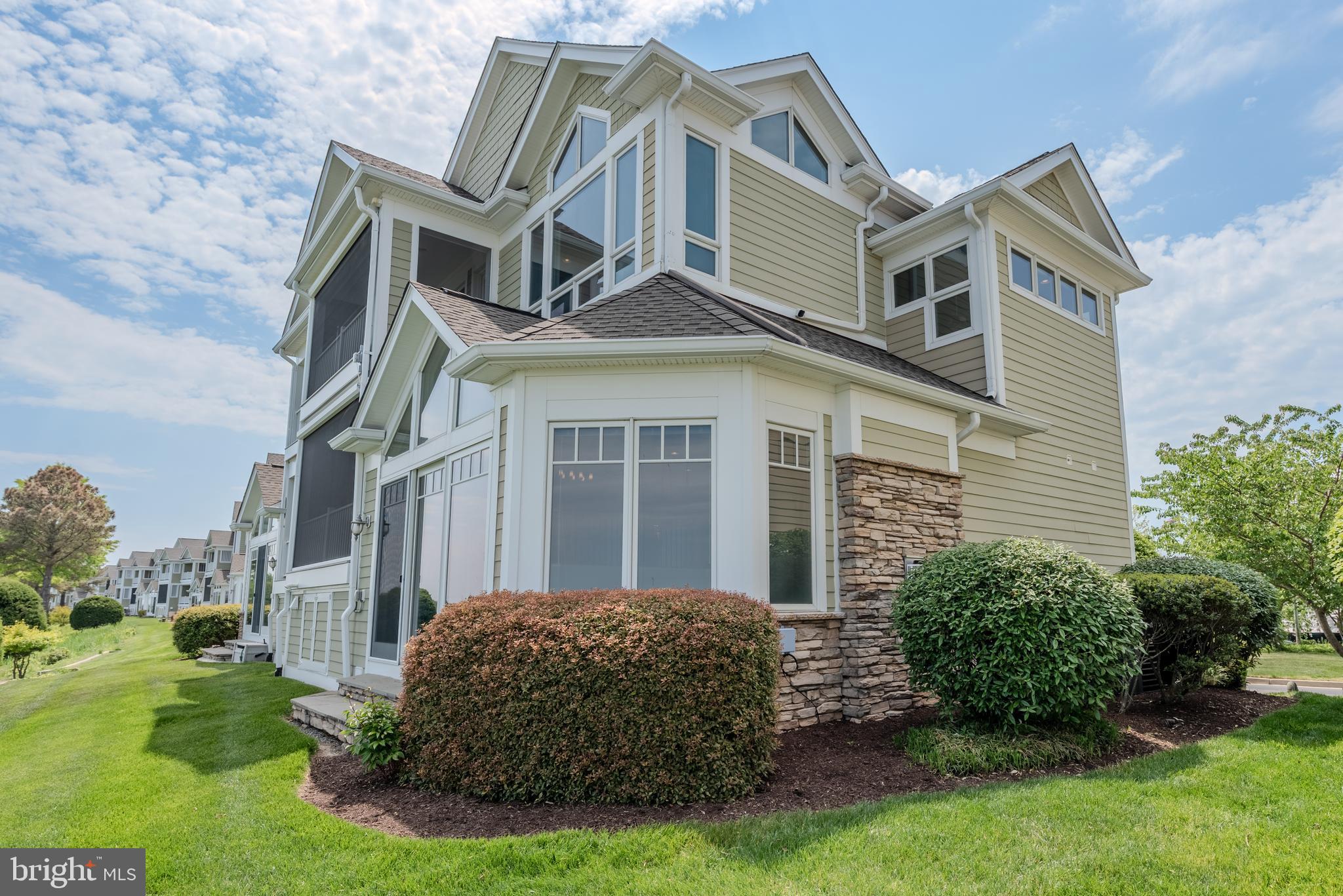 NARROWS POINTE - Residential