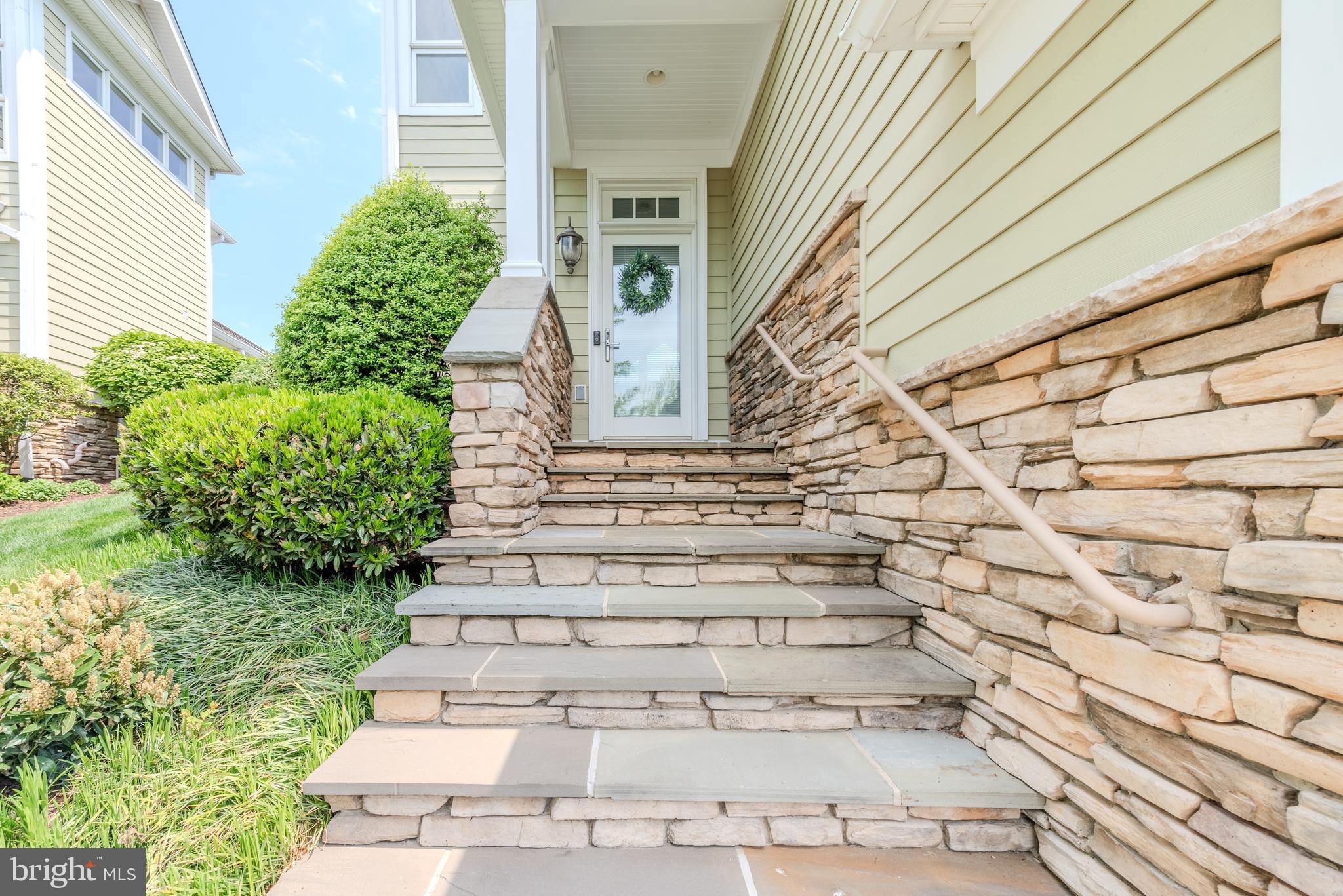 NARROWS POINTE - Residential