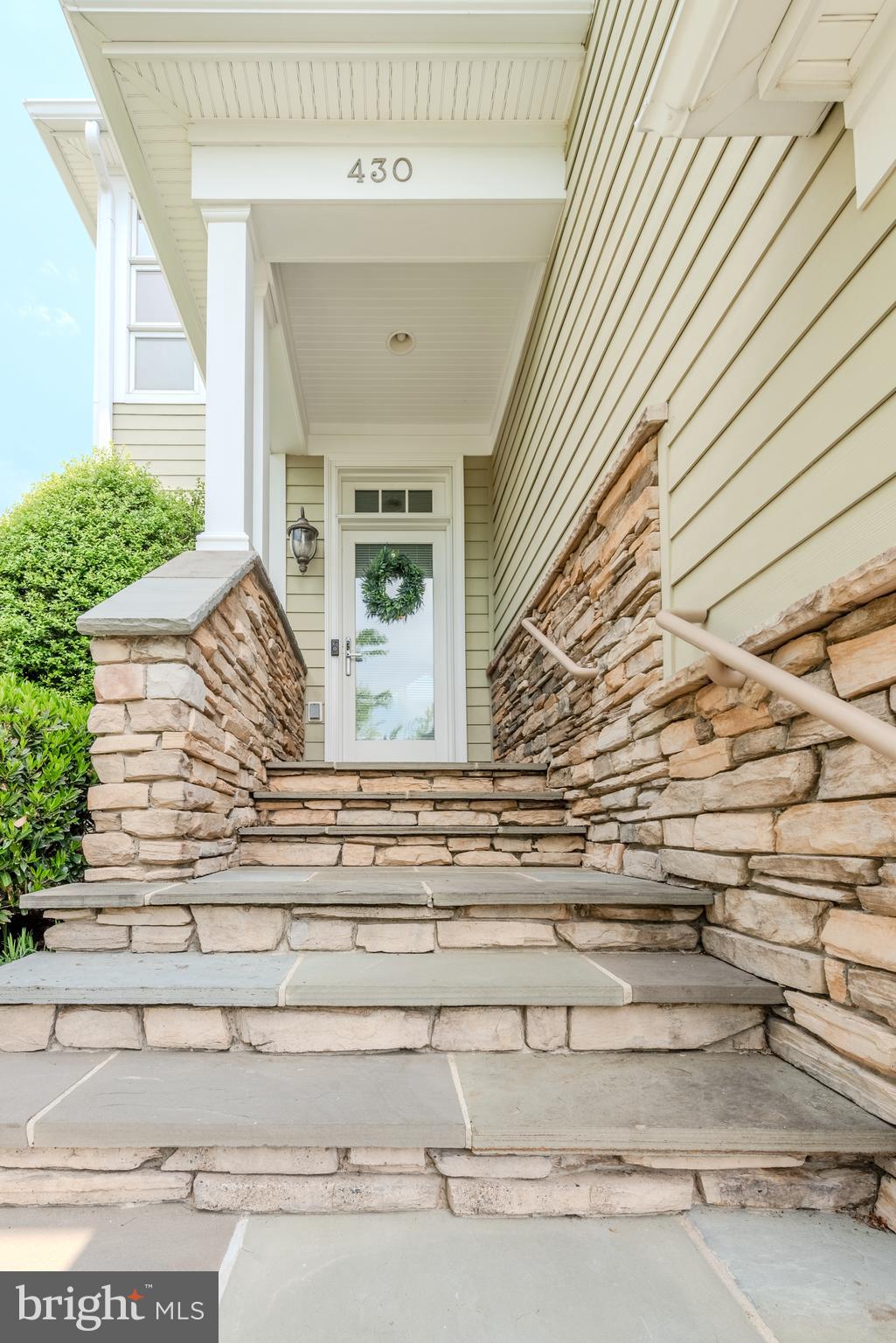 NARROWS POINTE - Residential