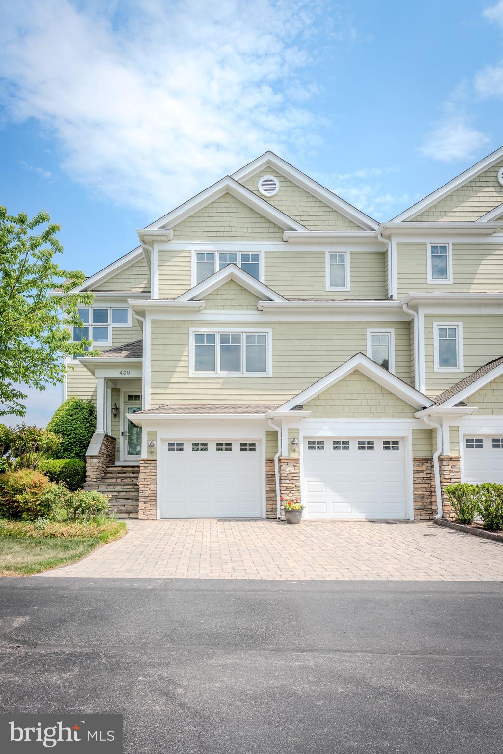 430 NARROWS POINTE DRIVE