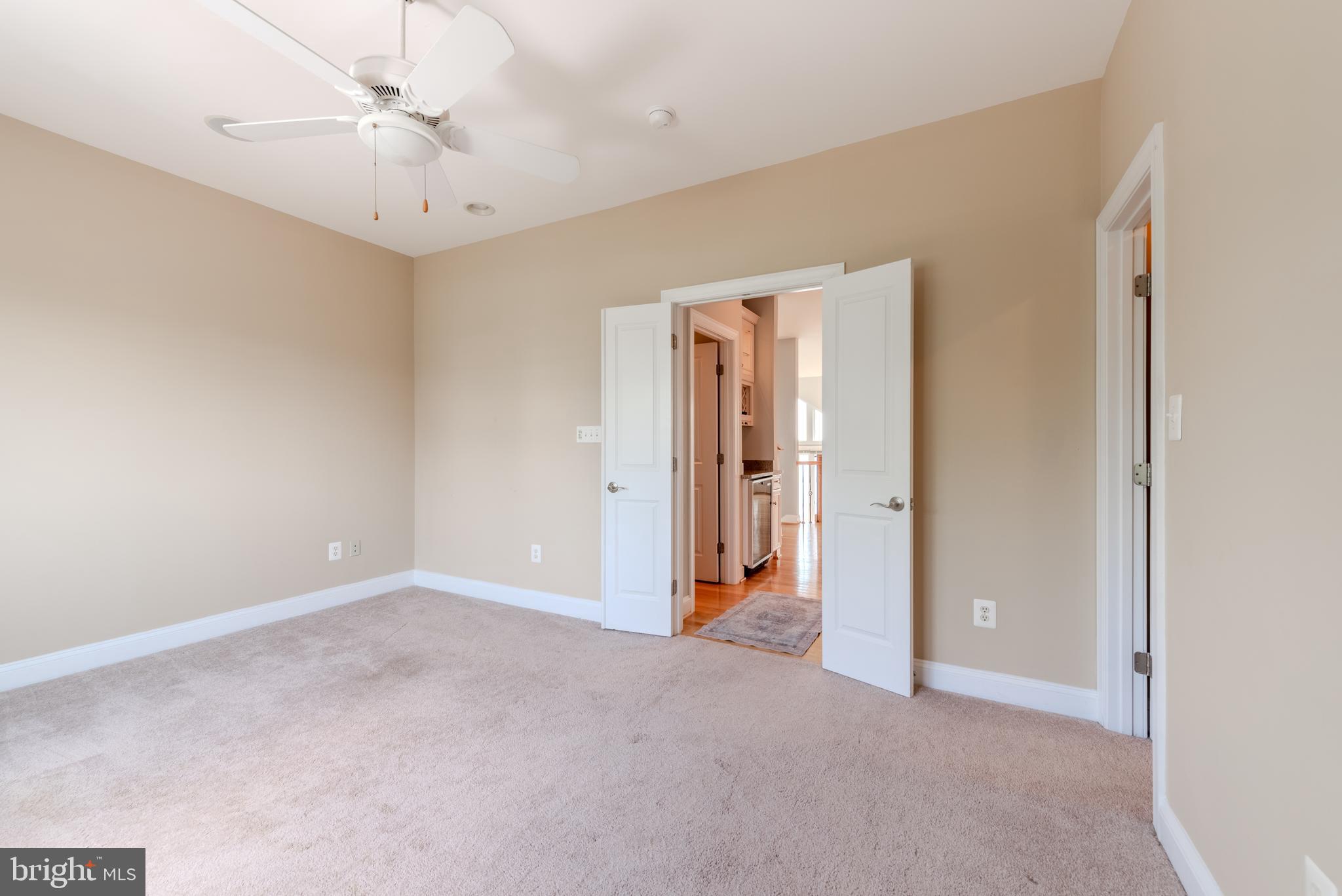 NARROWS POINTE - Residential