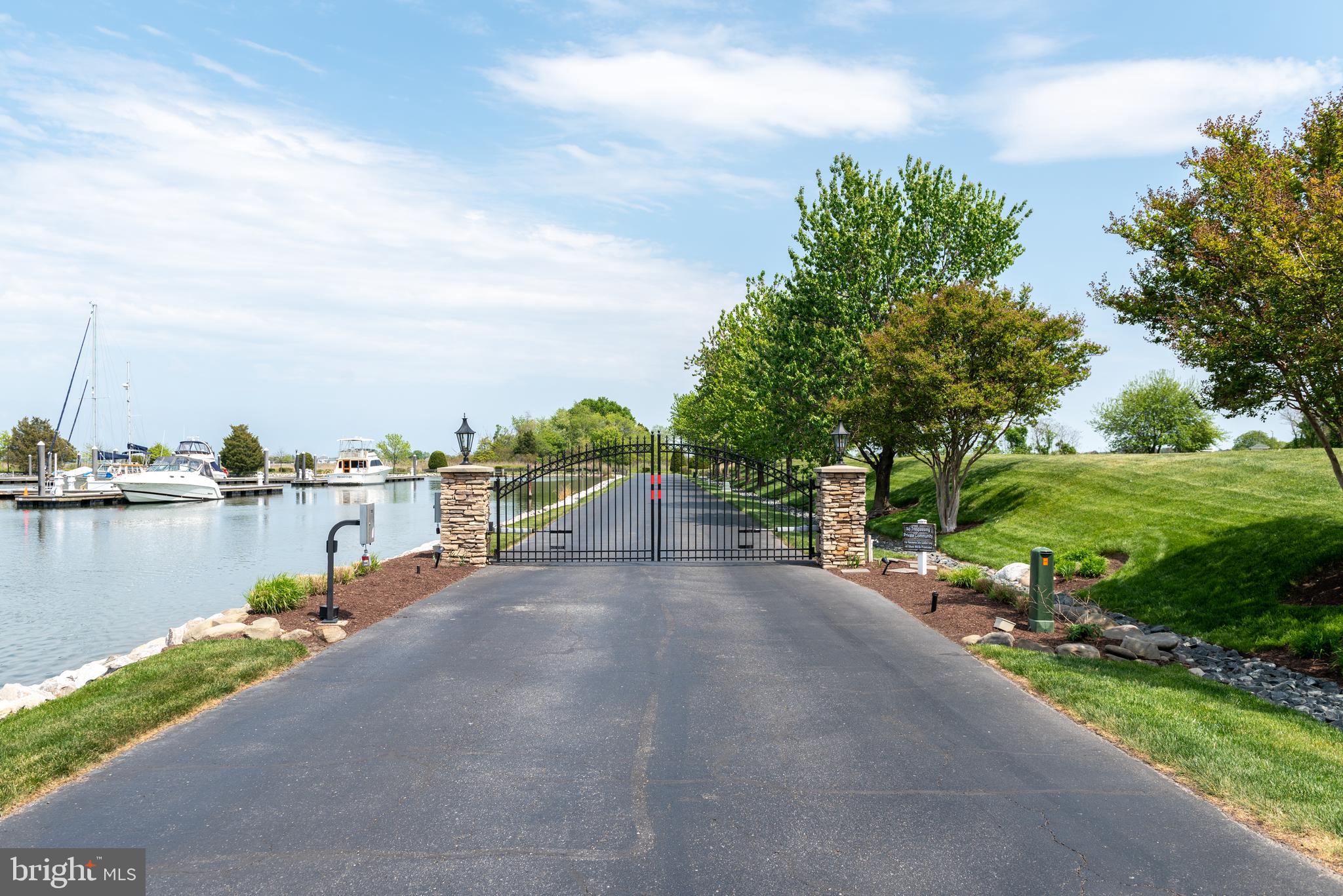 430 NARROWS POINTE DRIVE