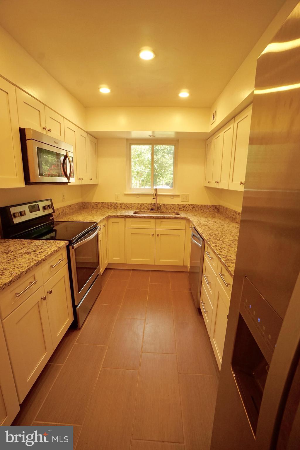 RESTON - Residential Lease