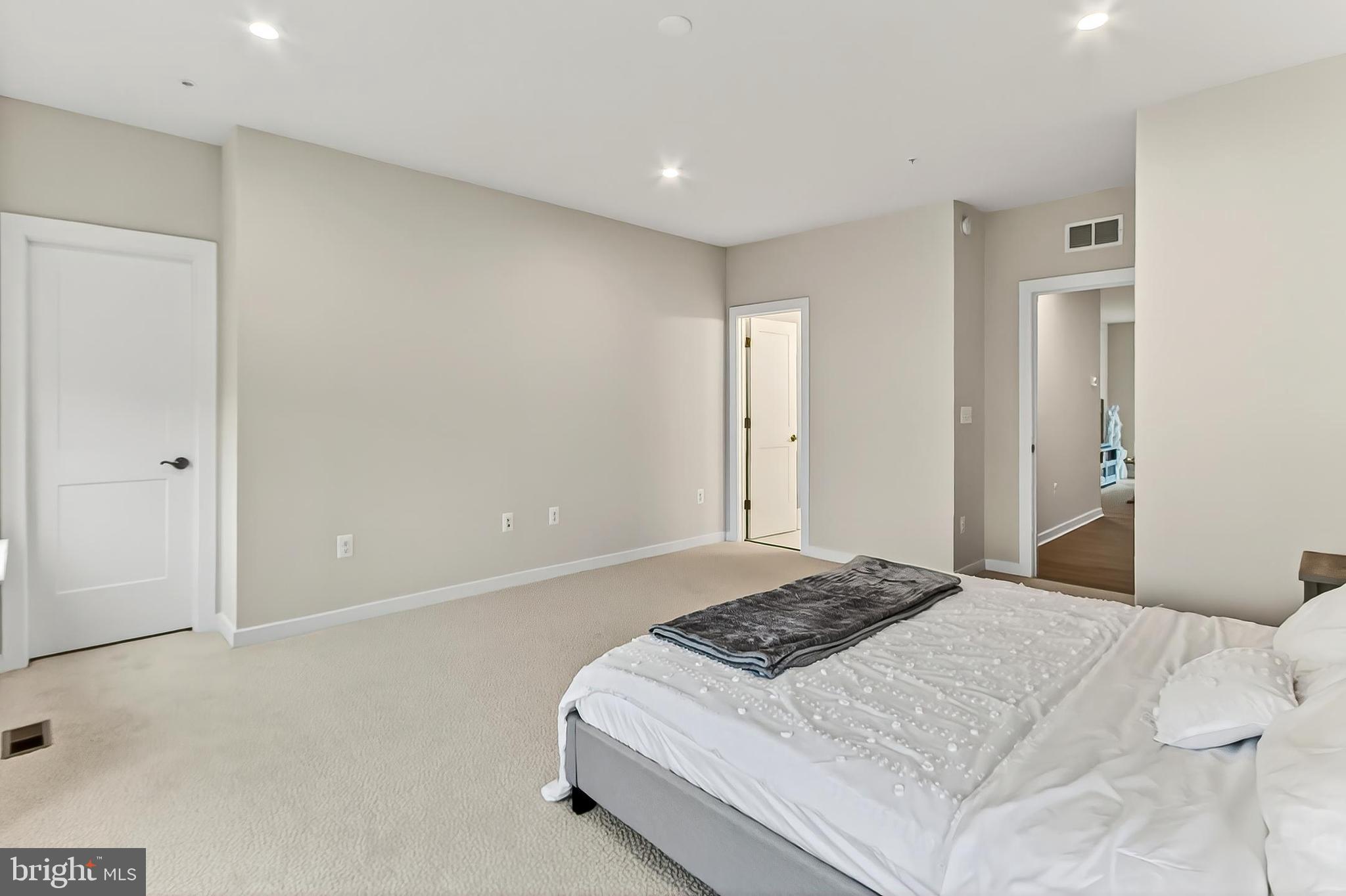 ASHBROOK PLACE - Residential