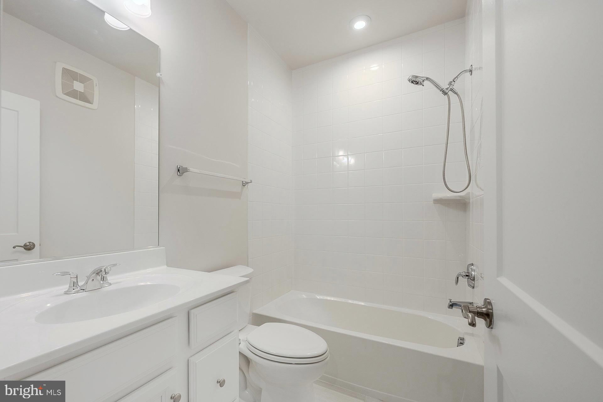 ASHBROOK PLACE - Residential