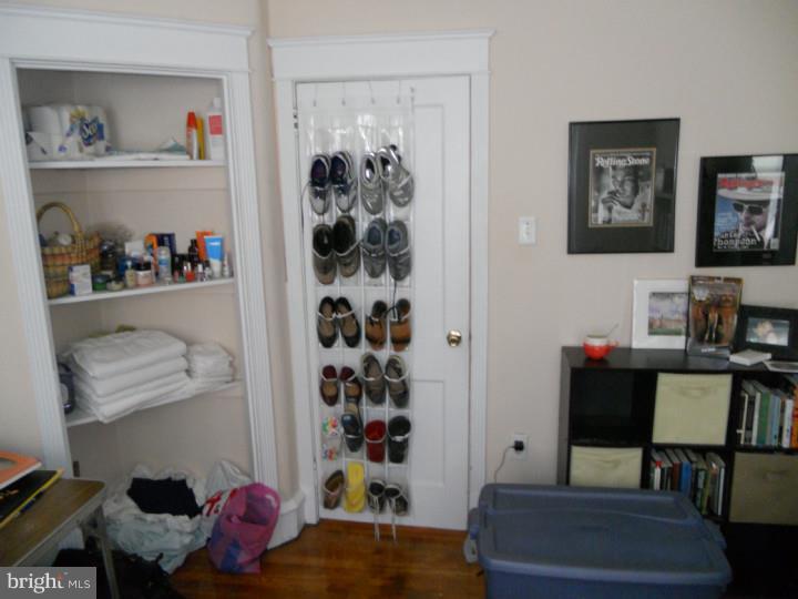 EAST FALLS - Residential Lease