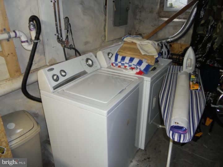 EAST FALLS - Residential Lease