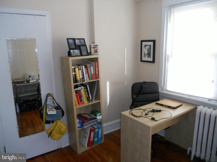 EAST FALLS - Residential Lease