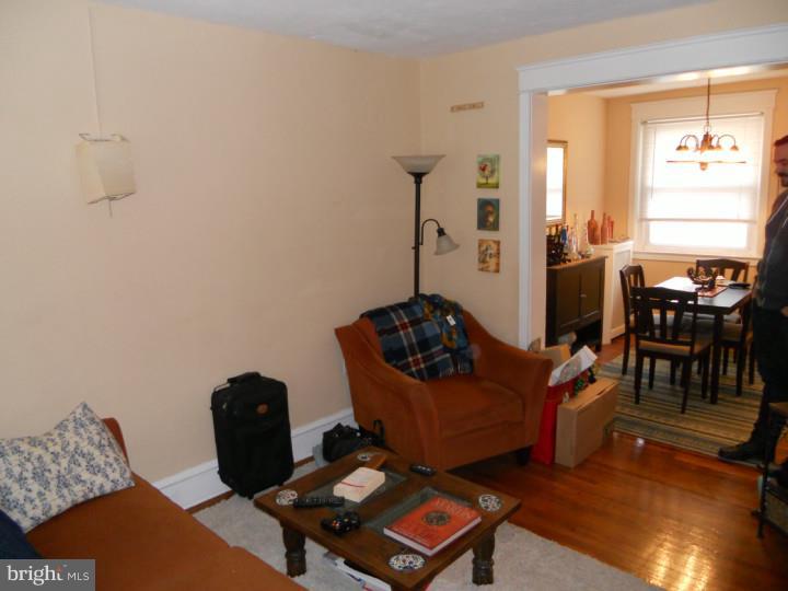 EAST FALLS - Residential Lease