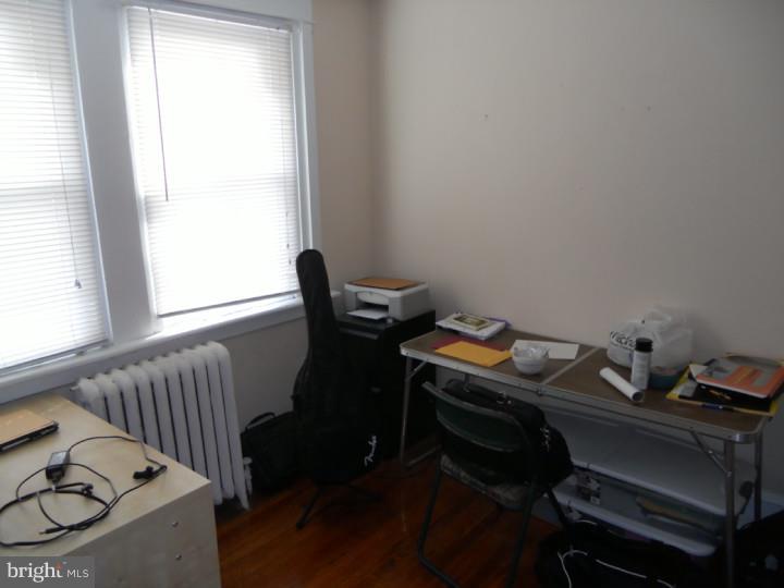 EAST FALLS - Residential Lease