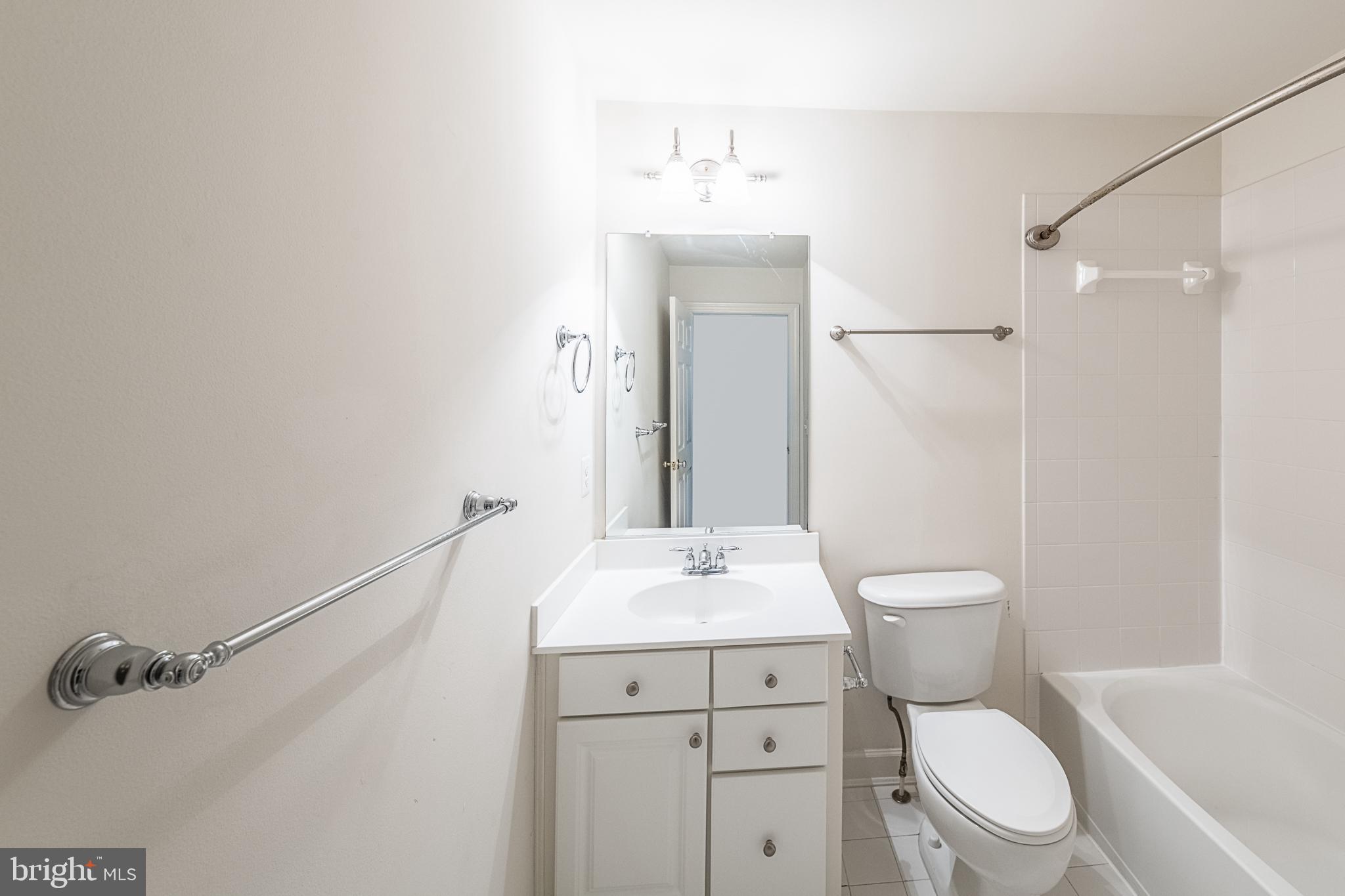 RESERVE AT TYSONS CORNER - Residential Lease