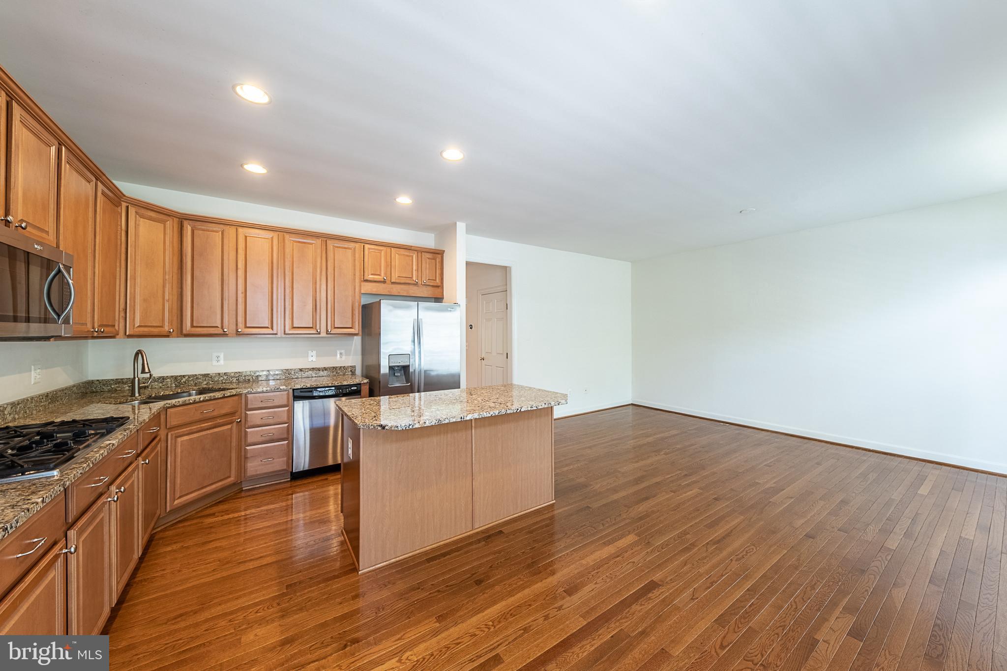 RESERVE AT TYSONS CORNER - Residential Lease