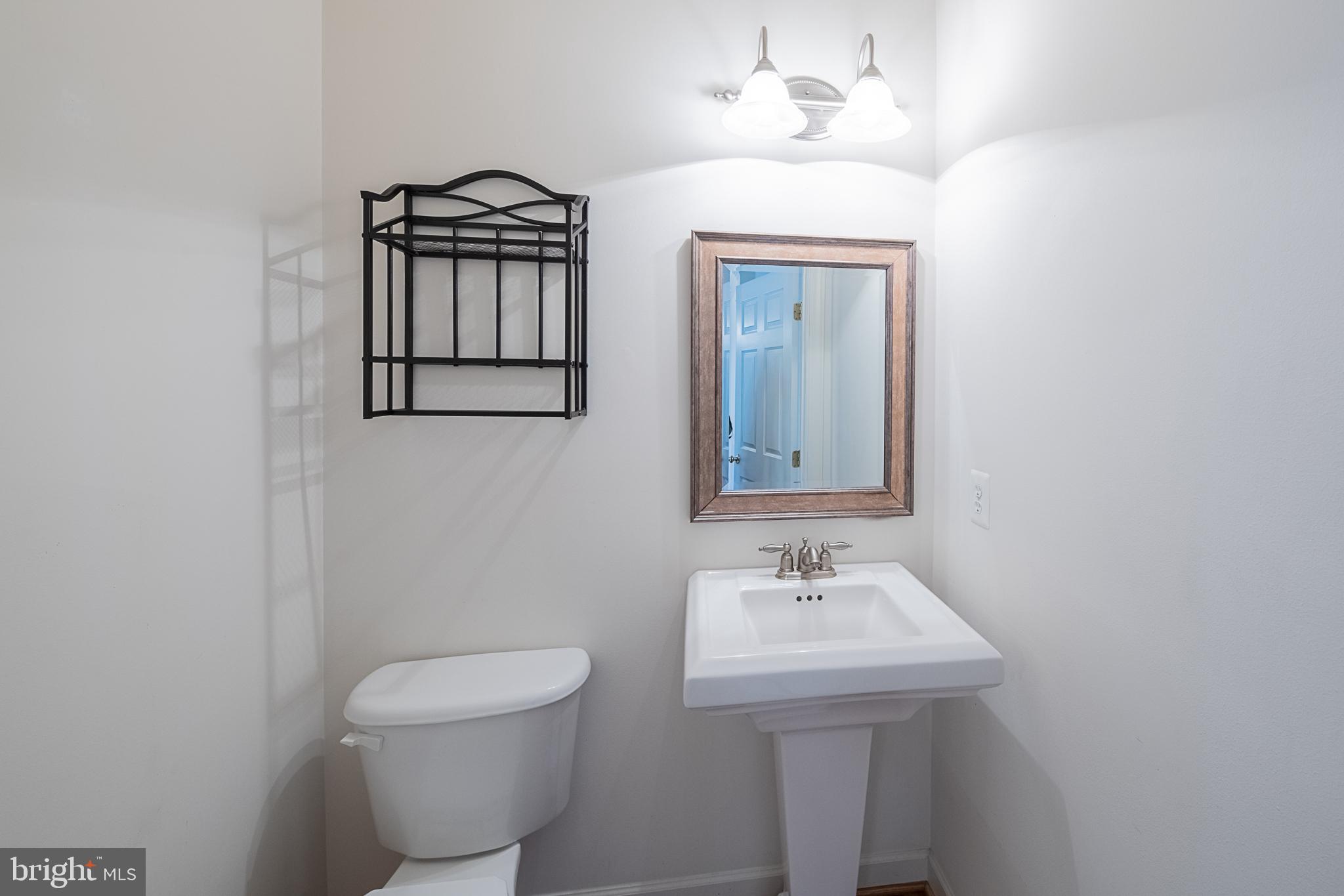 RESERVE AT TYSONS CORNER - Residential Lease