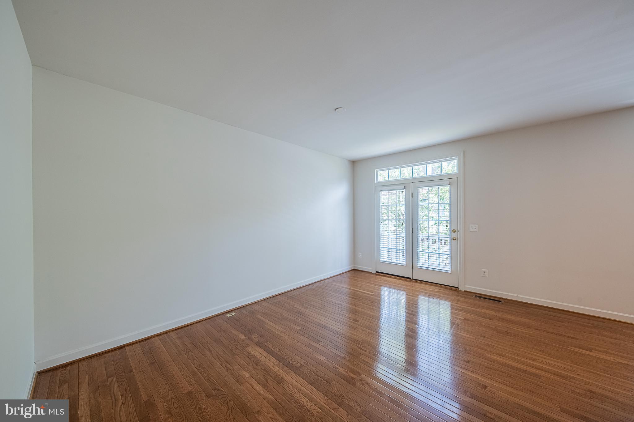 RESERVE AT TYSONS CORNER - Residential Lease