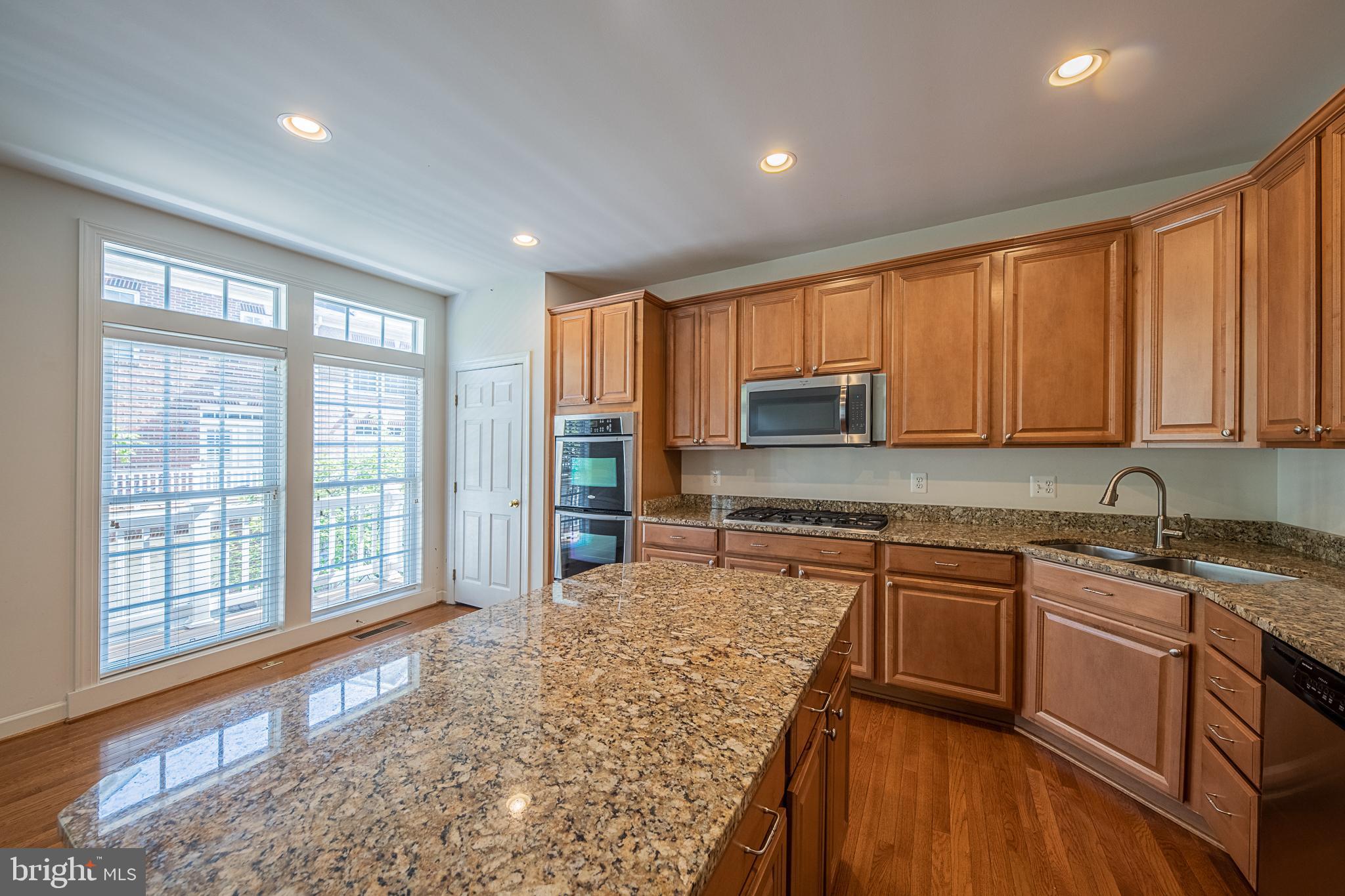 RESERVE AT TYSONS CORNER - Residential Lease