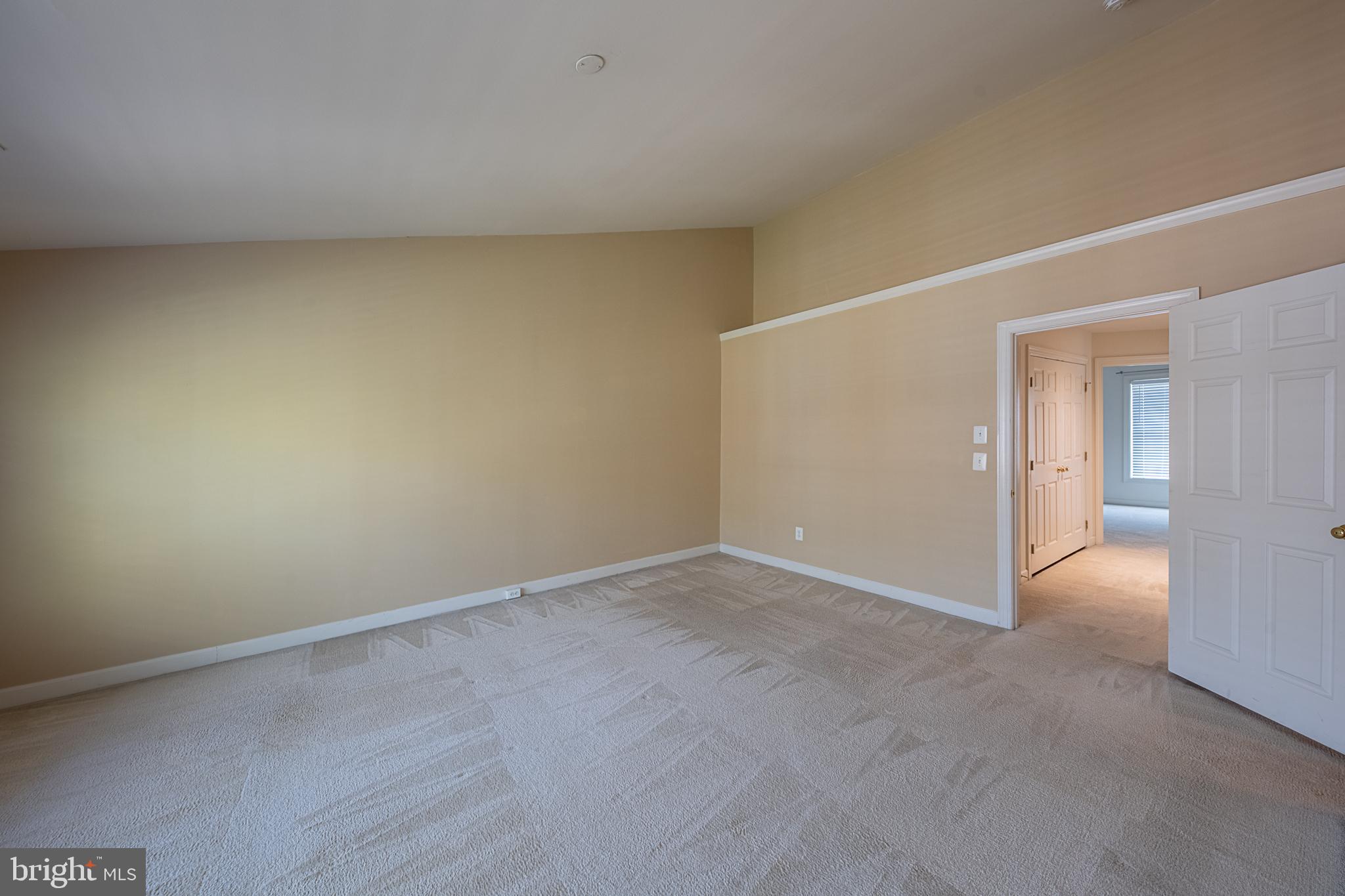 RESERVE AT TYSONS CORNER - Residential Lease