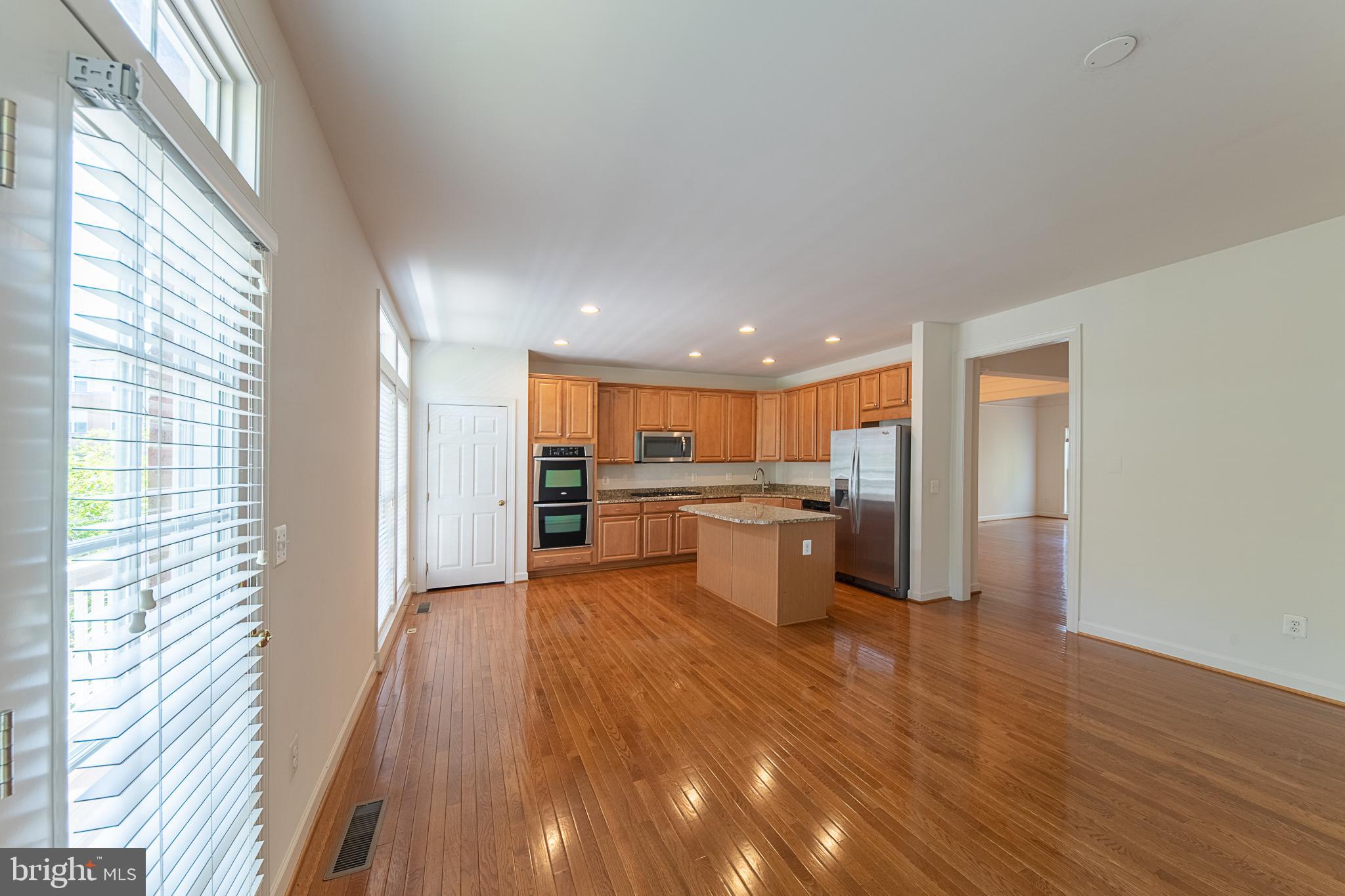 RESERVE AT TYSONS CORNER - Residential Lease