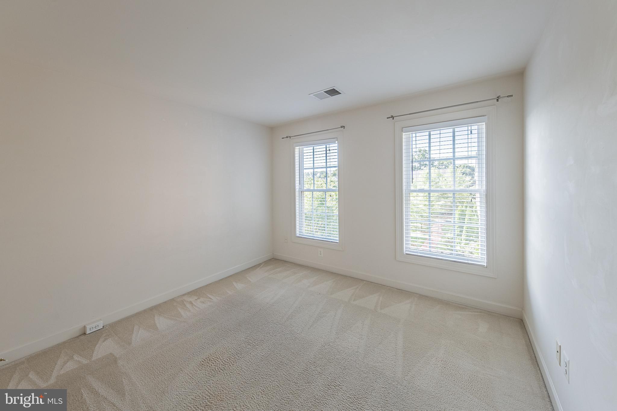 RESERVE AT TYSONS CORNER - Residential Lease