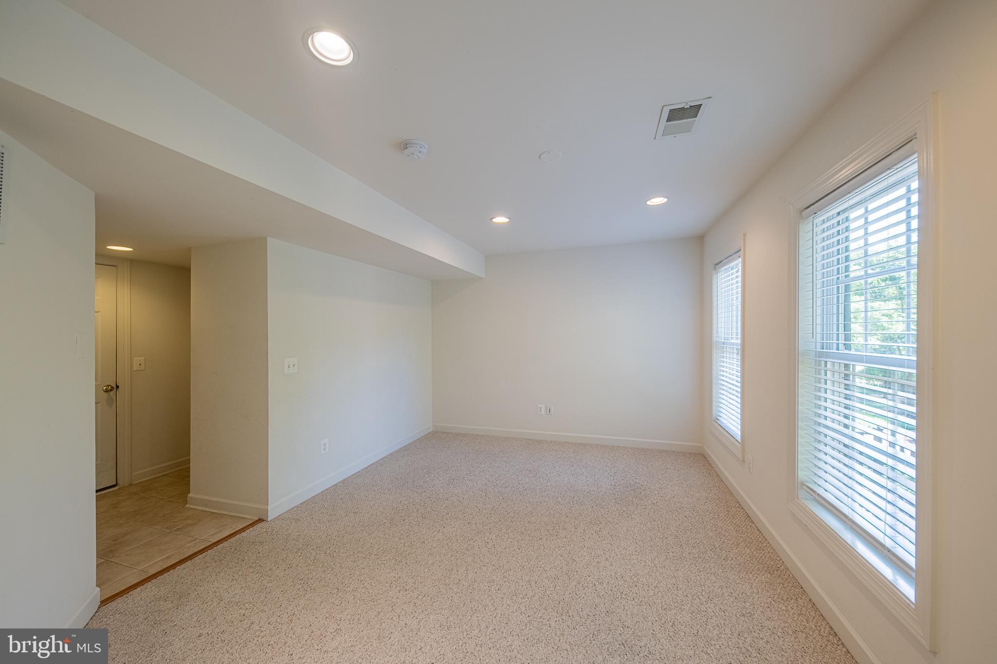 RESERVE AT TYSONS CORNER - Residential Lease