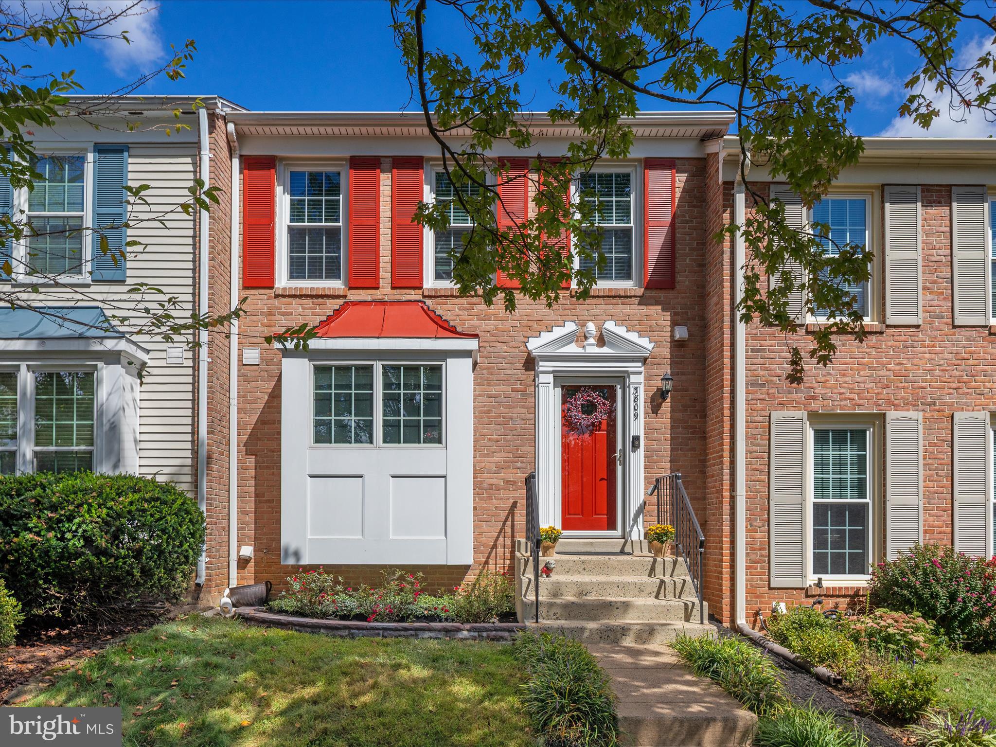 3809 FOXFIELD LANE