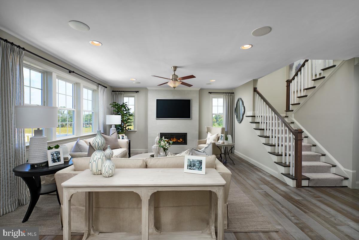 1617 SHADY TREE COURT