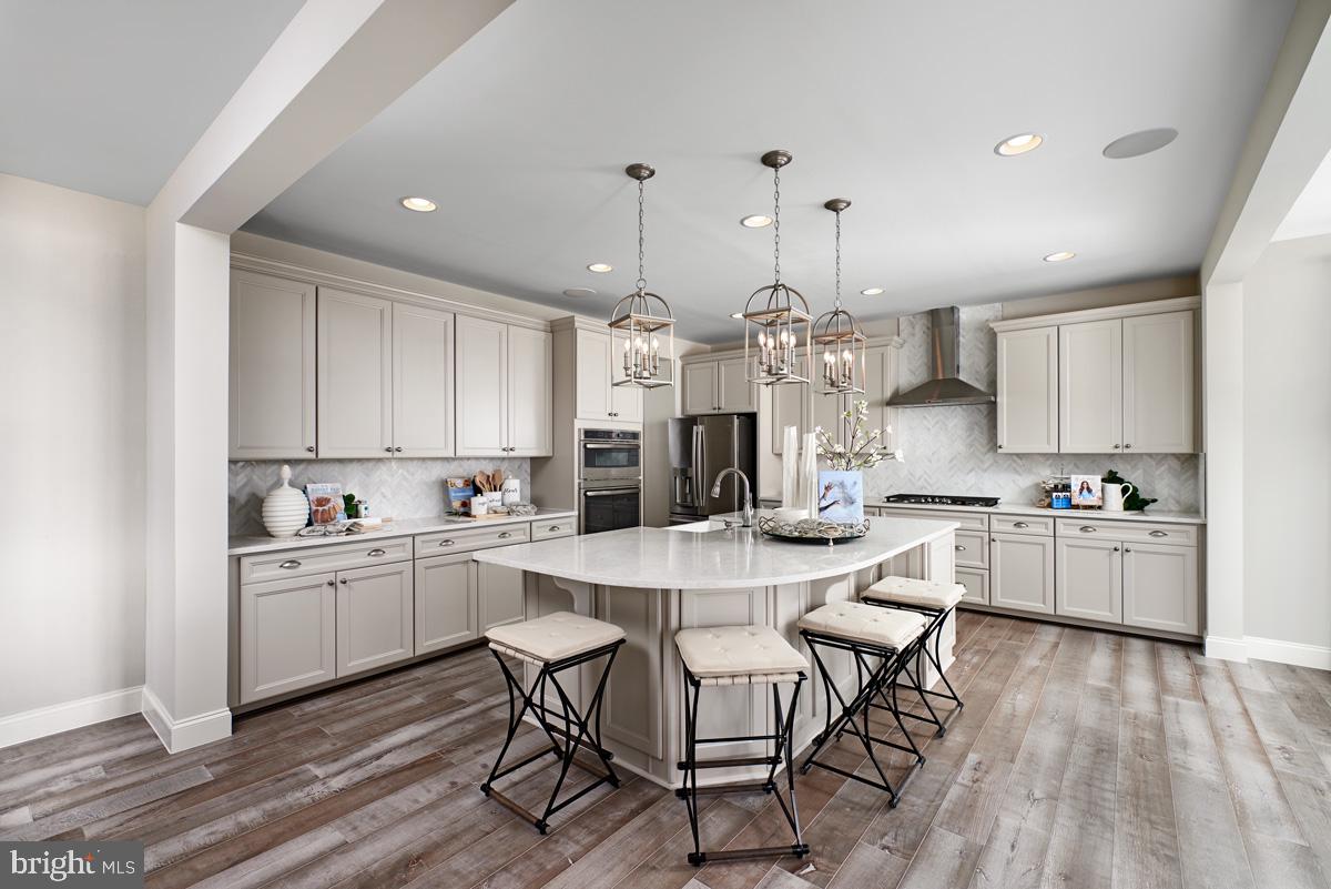 1617 SHADY TREE COURT