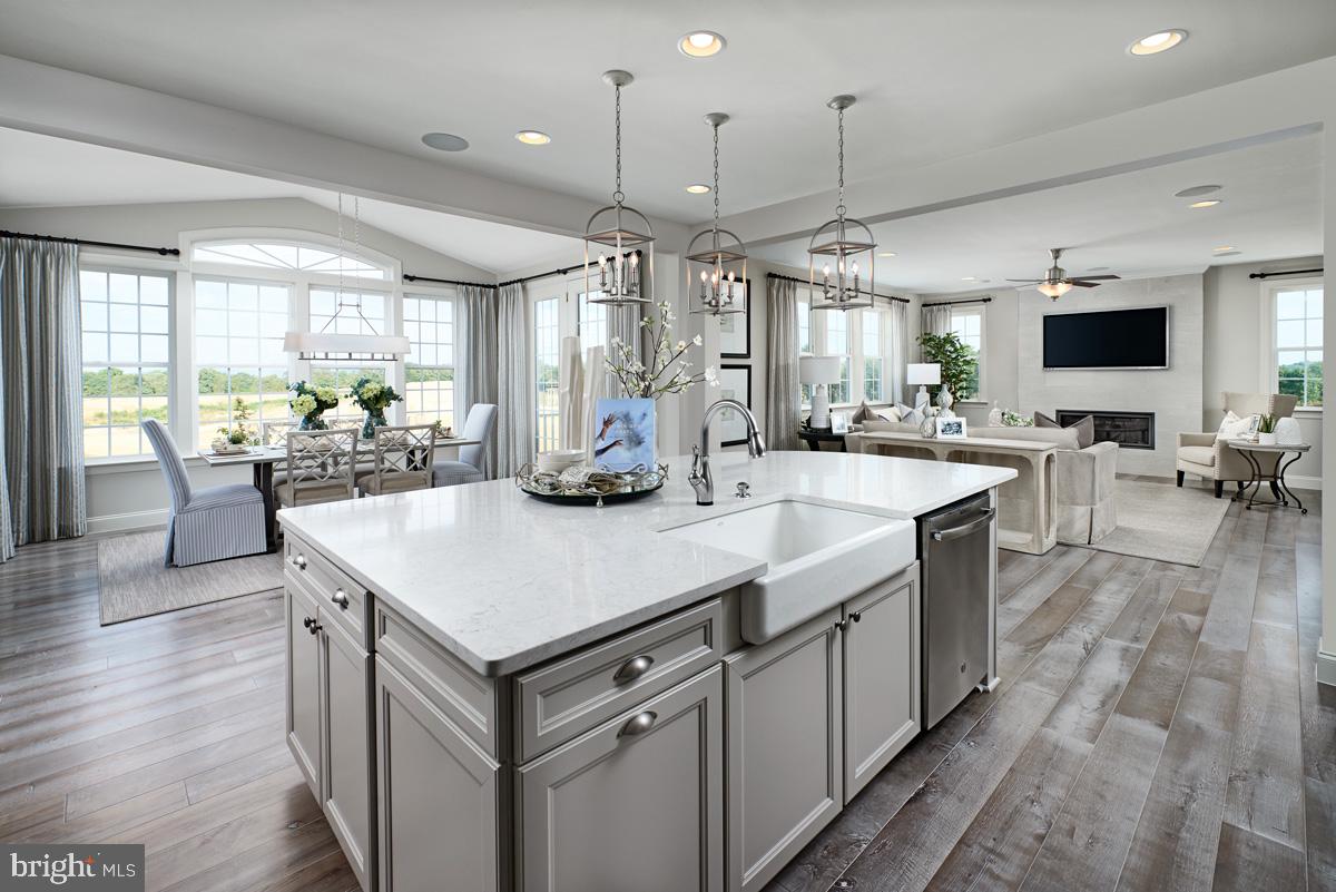 1617 SHADY TREE COURT