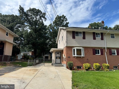 Townhouse For Rent - 810 Booker Place<br/> CAPITOL HEIGHTS, MD 20743