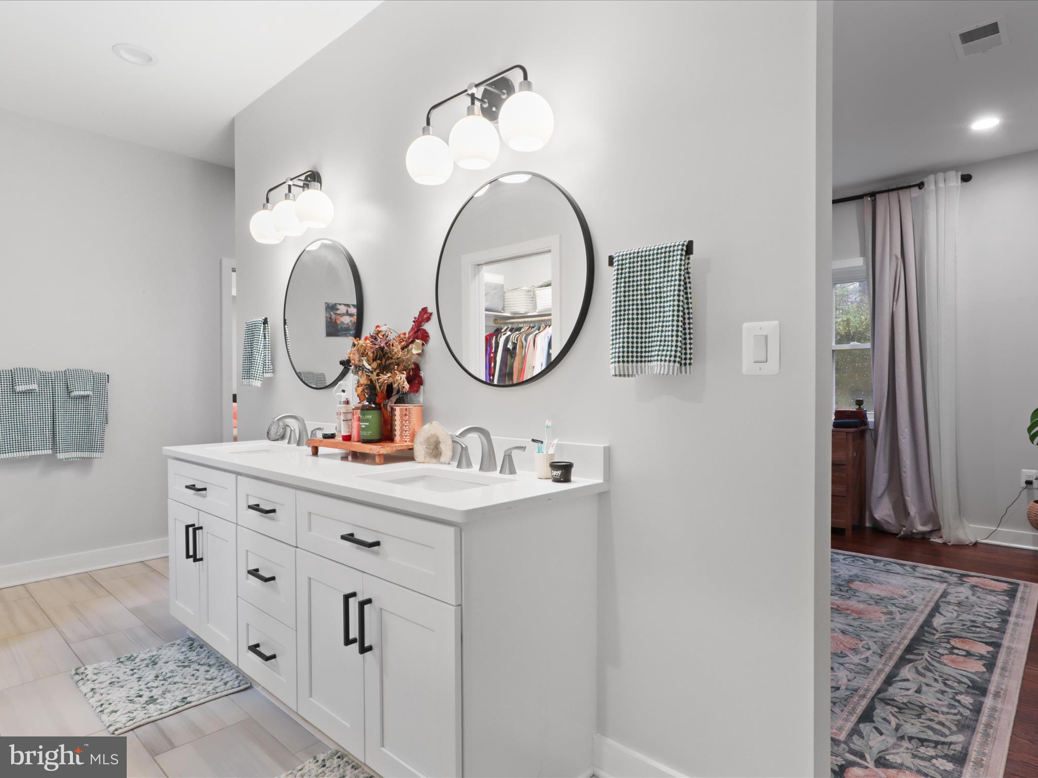 BROYHILL CREST - Residential Lease