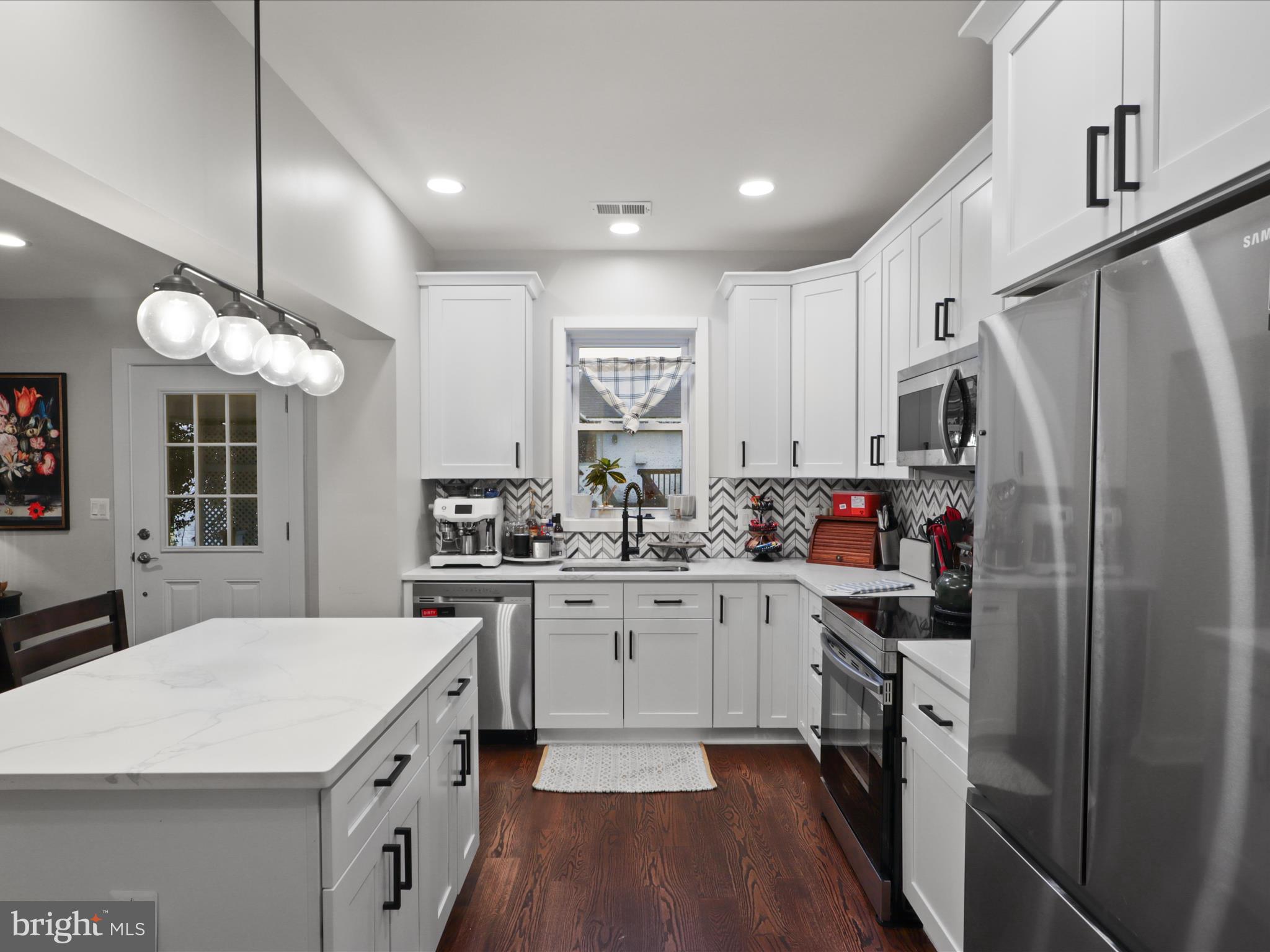 BROYHILL CREST - Residential Lease