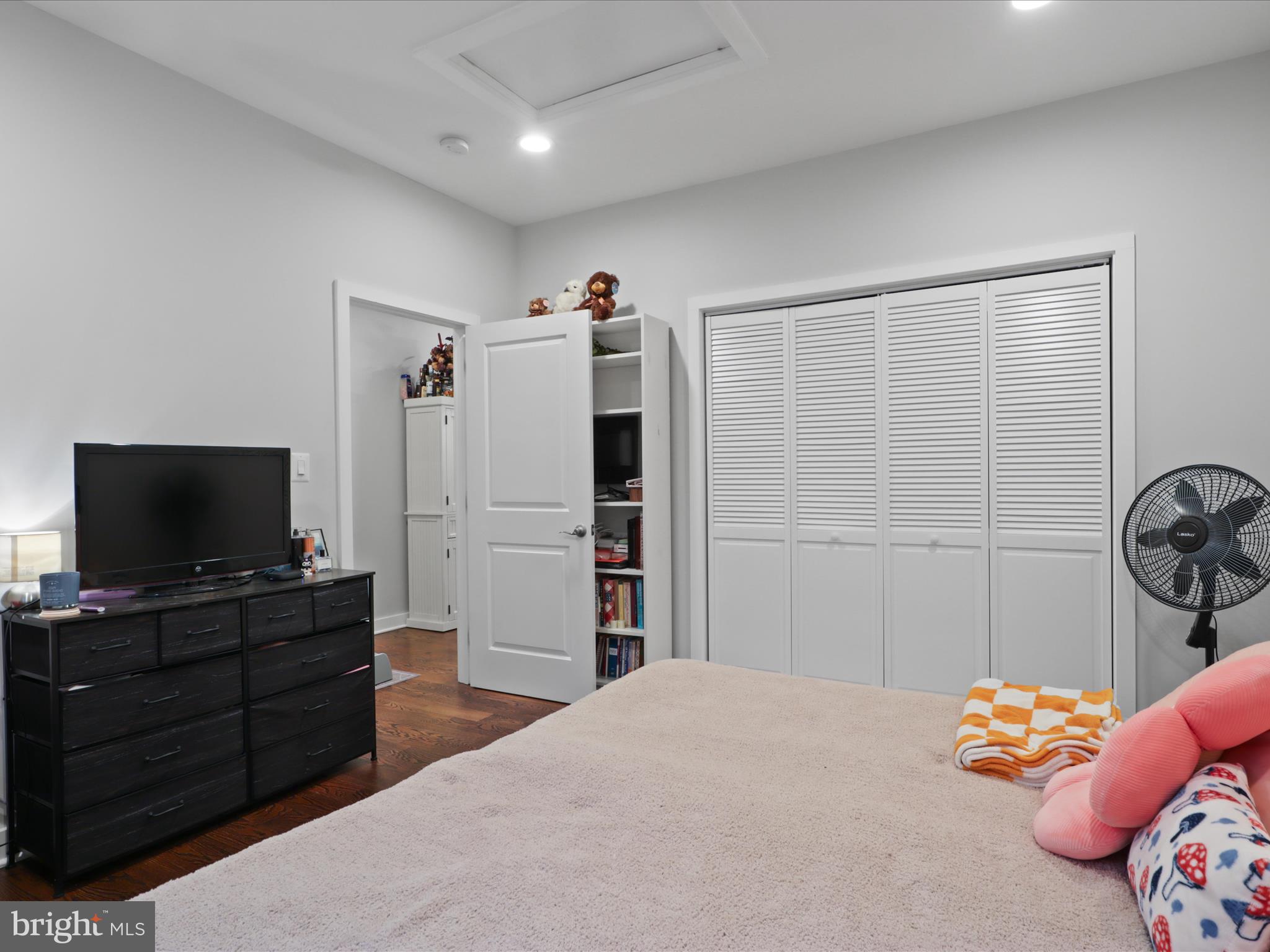 BROYHILL CREST - Residential Lease