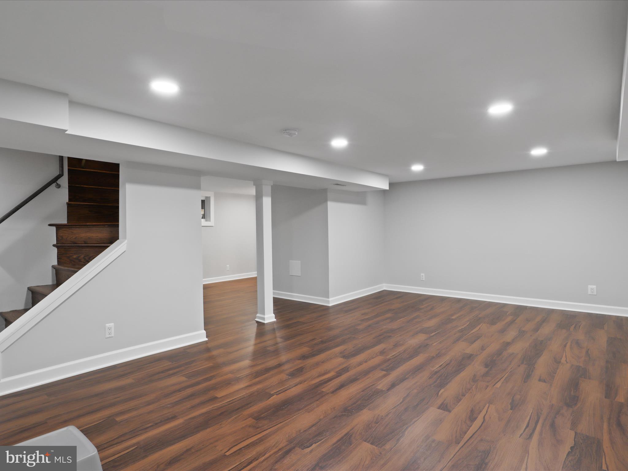 BROYHILL CREST - Residential Lease