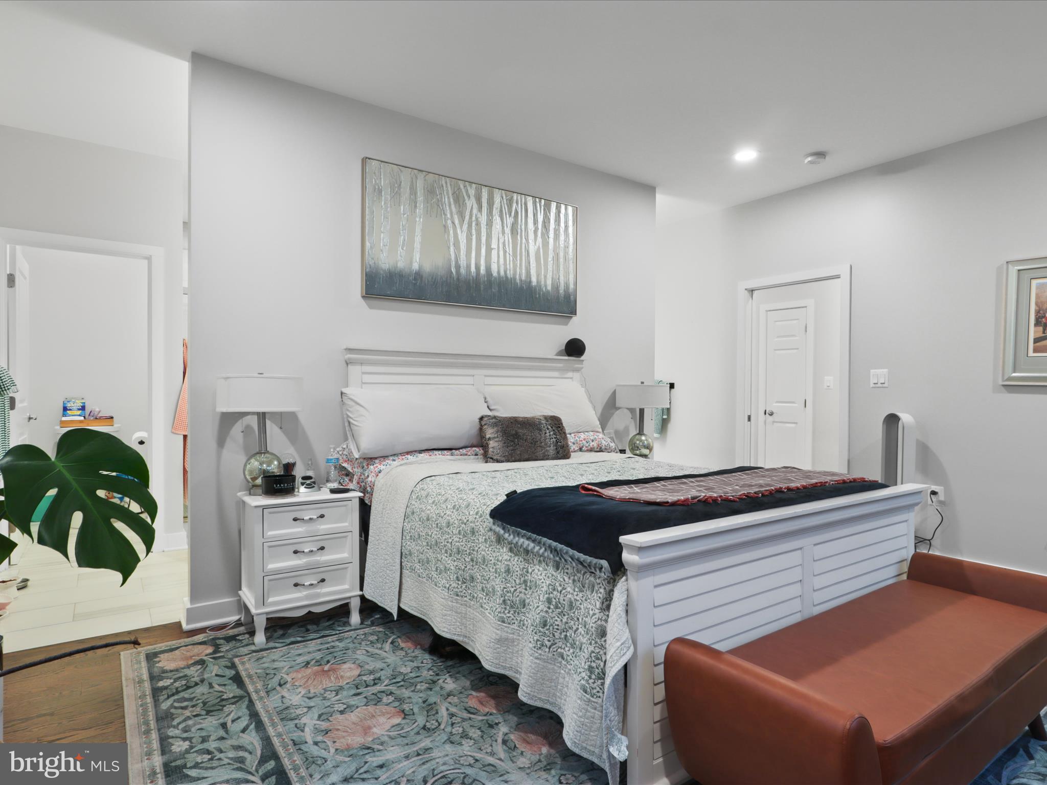 BROYHILL CREST - Residential Lease