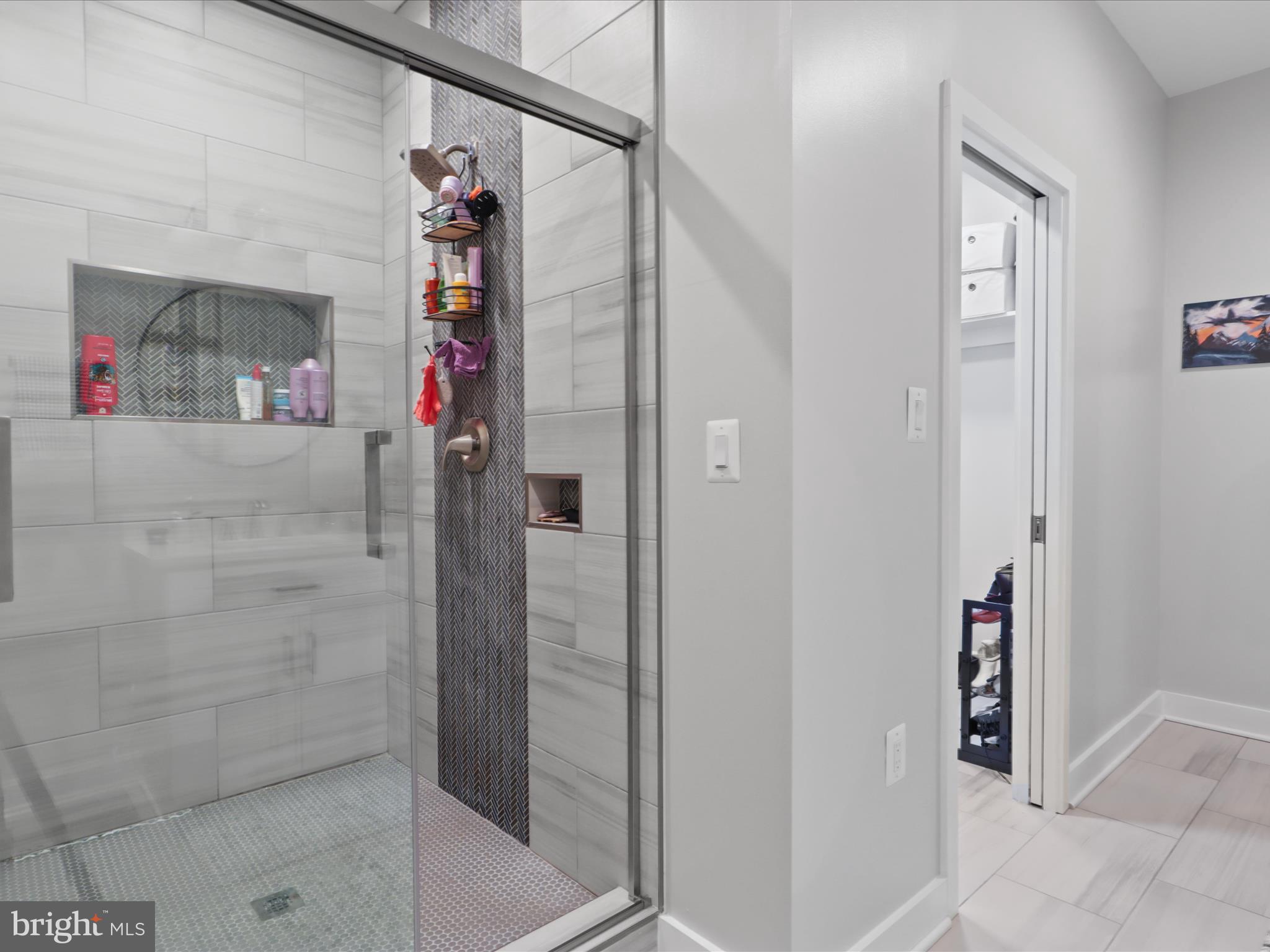 BROYHILL CREST - Residential Lease