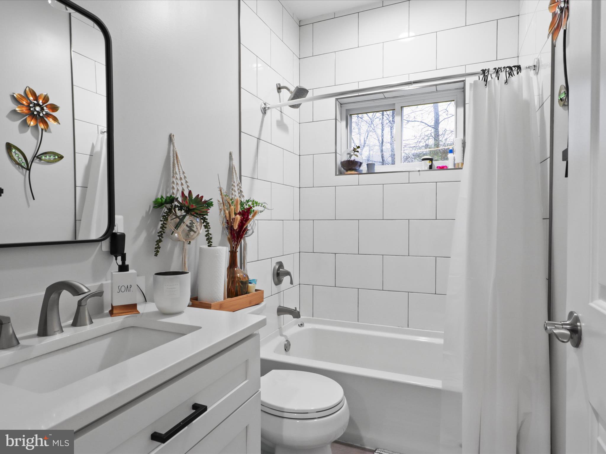 BROYHILL CREST - Residential Lease