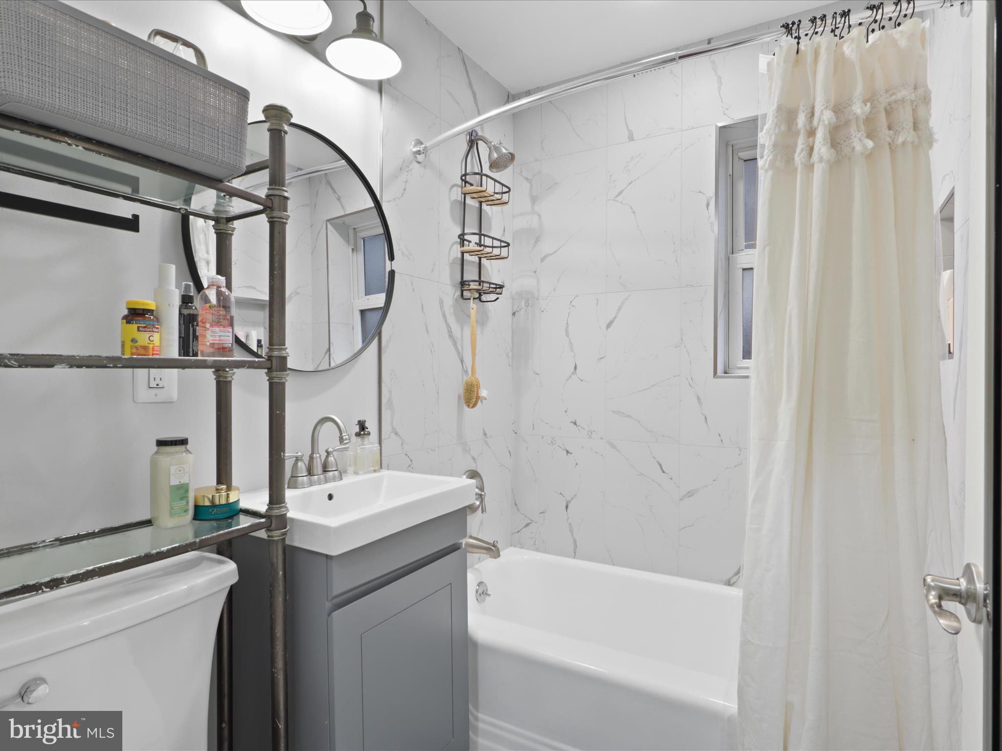 BROYHILL CREST - Residential Lease