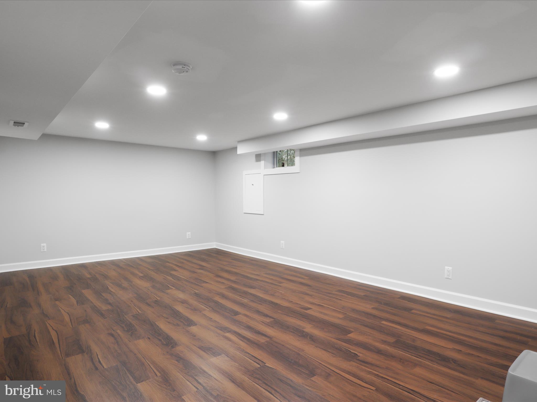 BROYHILL CREST - Residential Lease