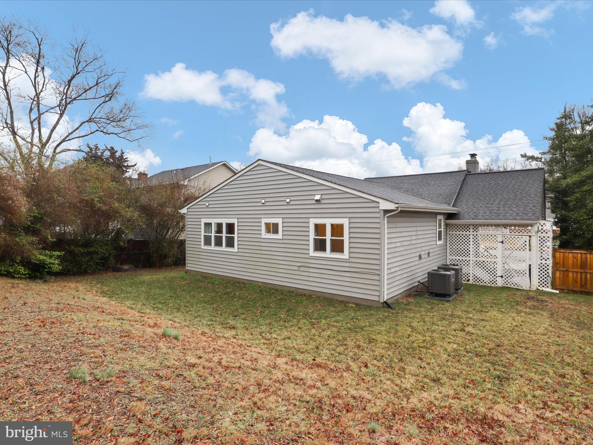 BROYHILL CREST - Residential Lease