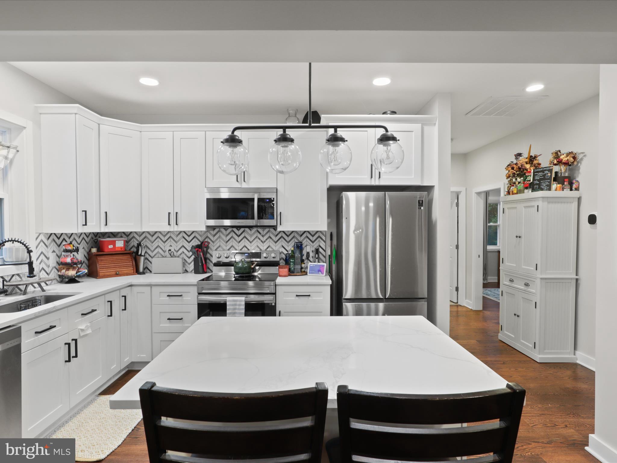 BROYHILL CREST - Residential Lease